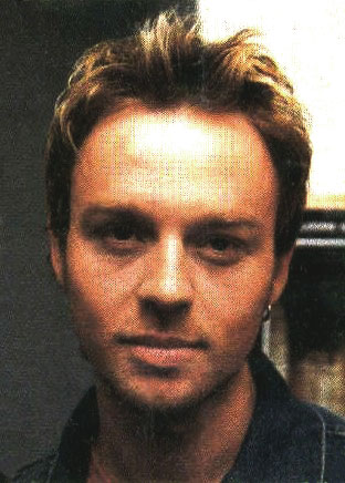 darren_hayes_short_blonde